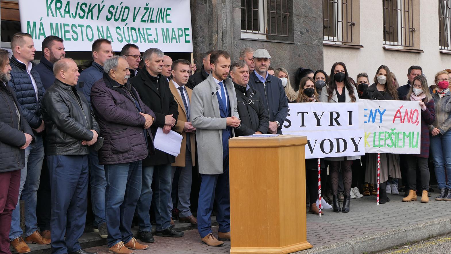 Primátori a starostovia z celého kraja žiadajú zachovanie krajského súdu
