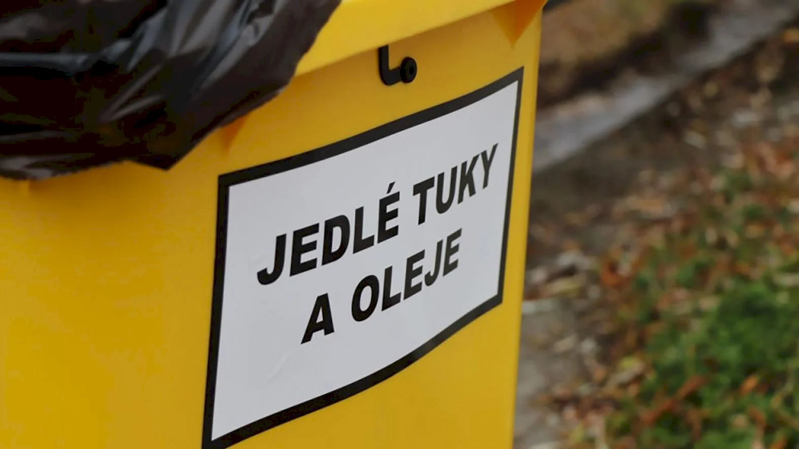 Mesto rozmiestni v 30 lokalitách nádoby na jedlé oleje