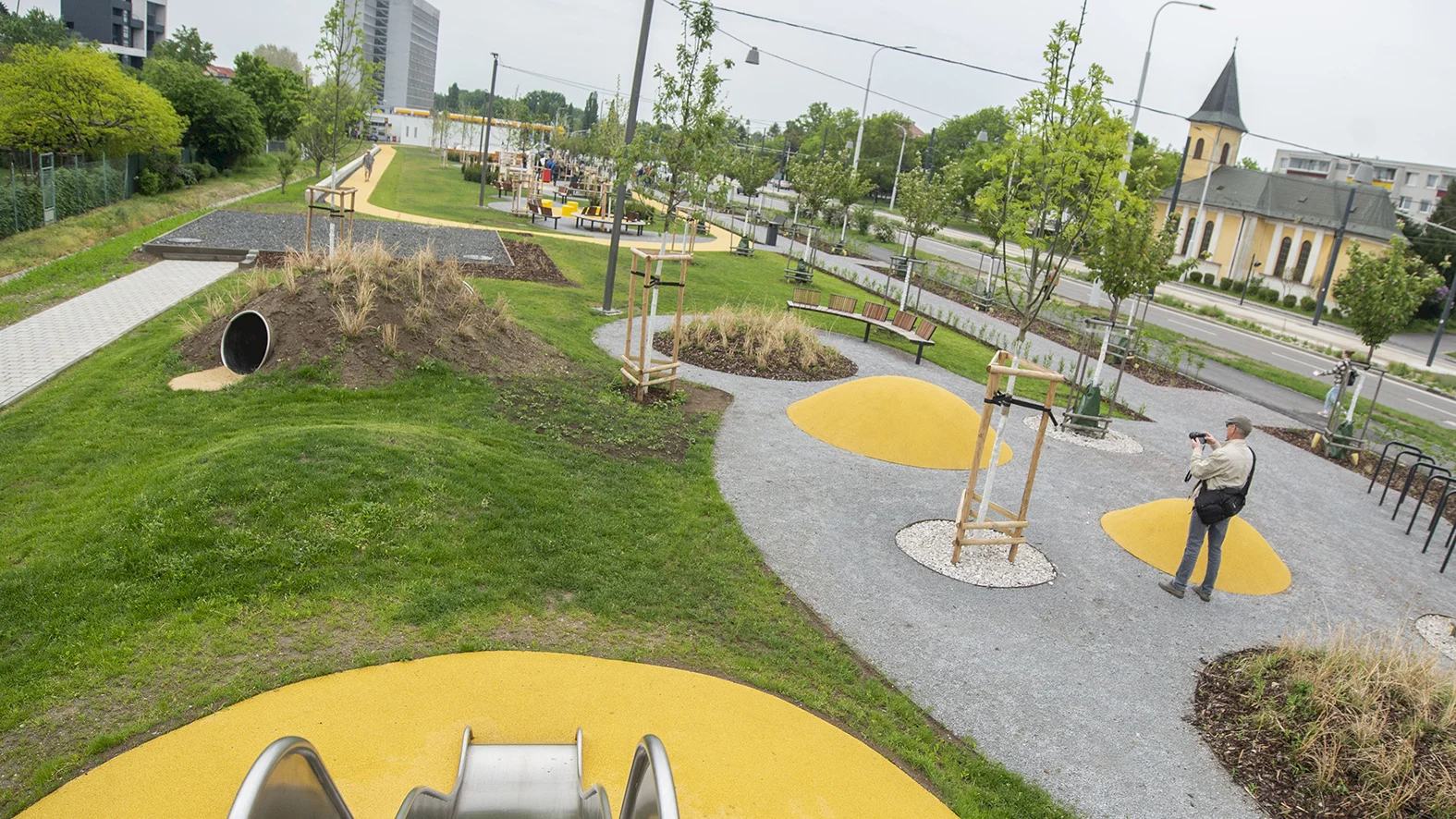 V Karlovej Vsi pribudol nový multifunkčný park