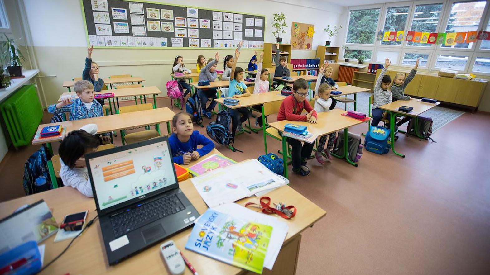 Gröhling vyzýva na splnenie sľubu vládnych strán a zvýšenie financií do školstva