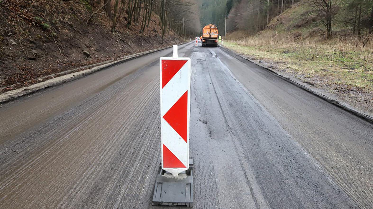 Začína sa rekonštrukcia cesty od Nižnej Hutky po Slanské Nové Mesto