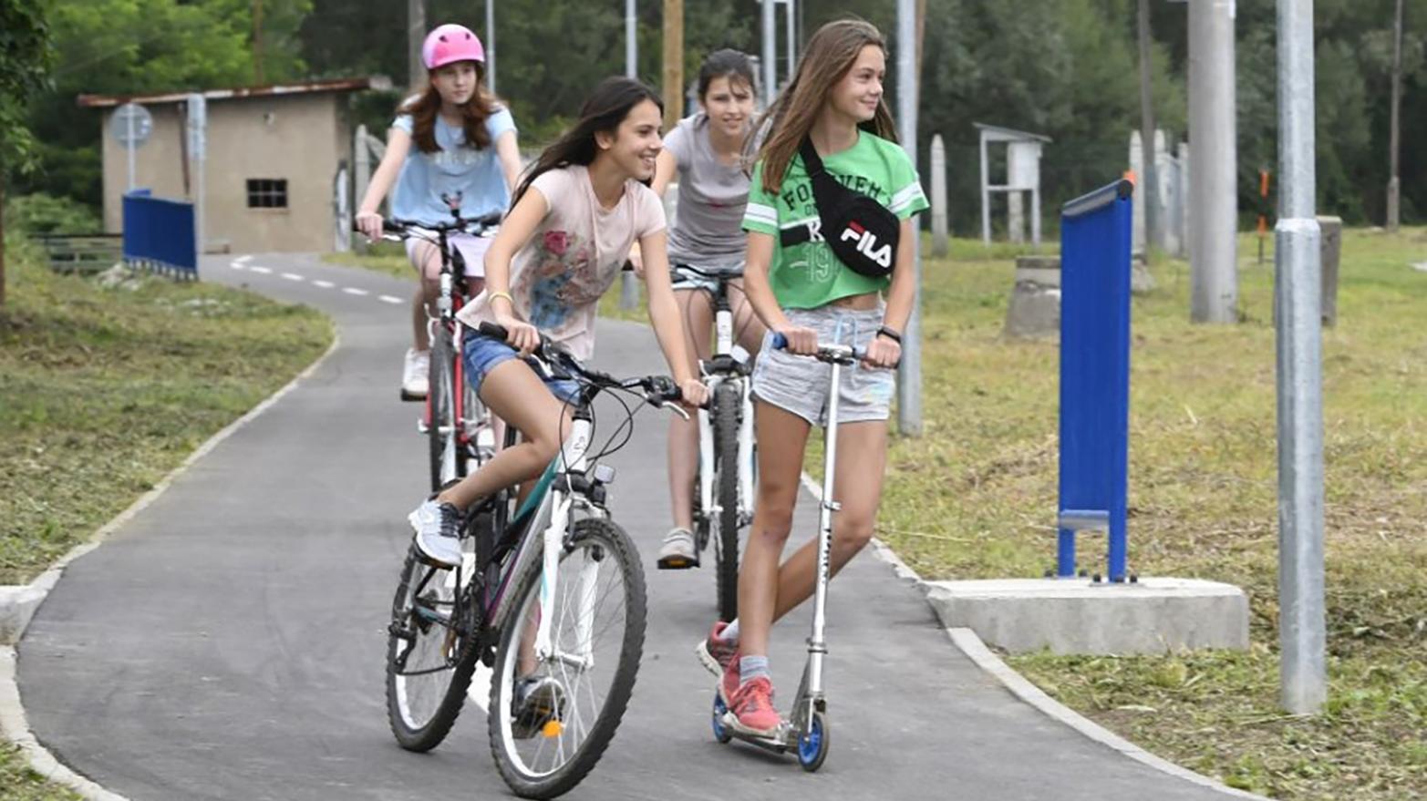 Mesto spája s obcou Chmeľnica nový chodník pre cyklistov