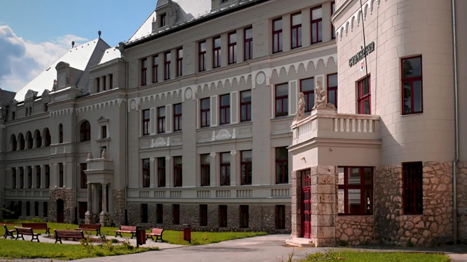 Ukončili prvú etapu obnovy historickej budovy gymnázia