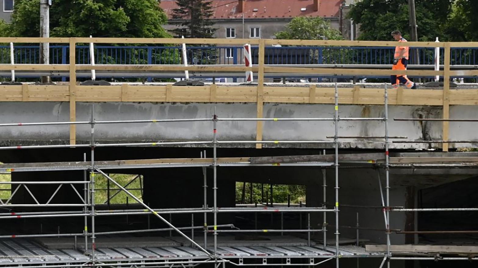 ŽSK zrekonštruuje vyše 90-metrový most ponad rieku Varínka