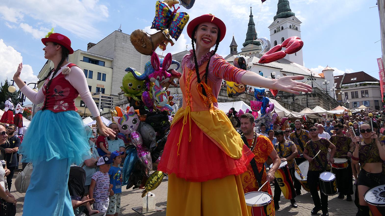Staromestské slávnosti otvoril sprievod centrom mesta