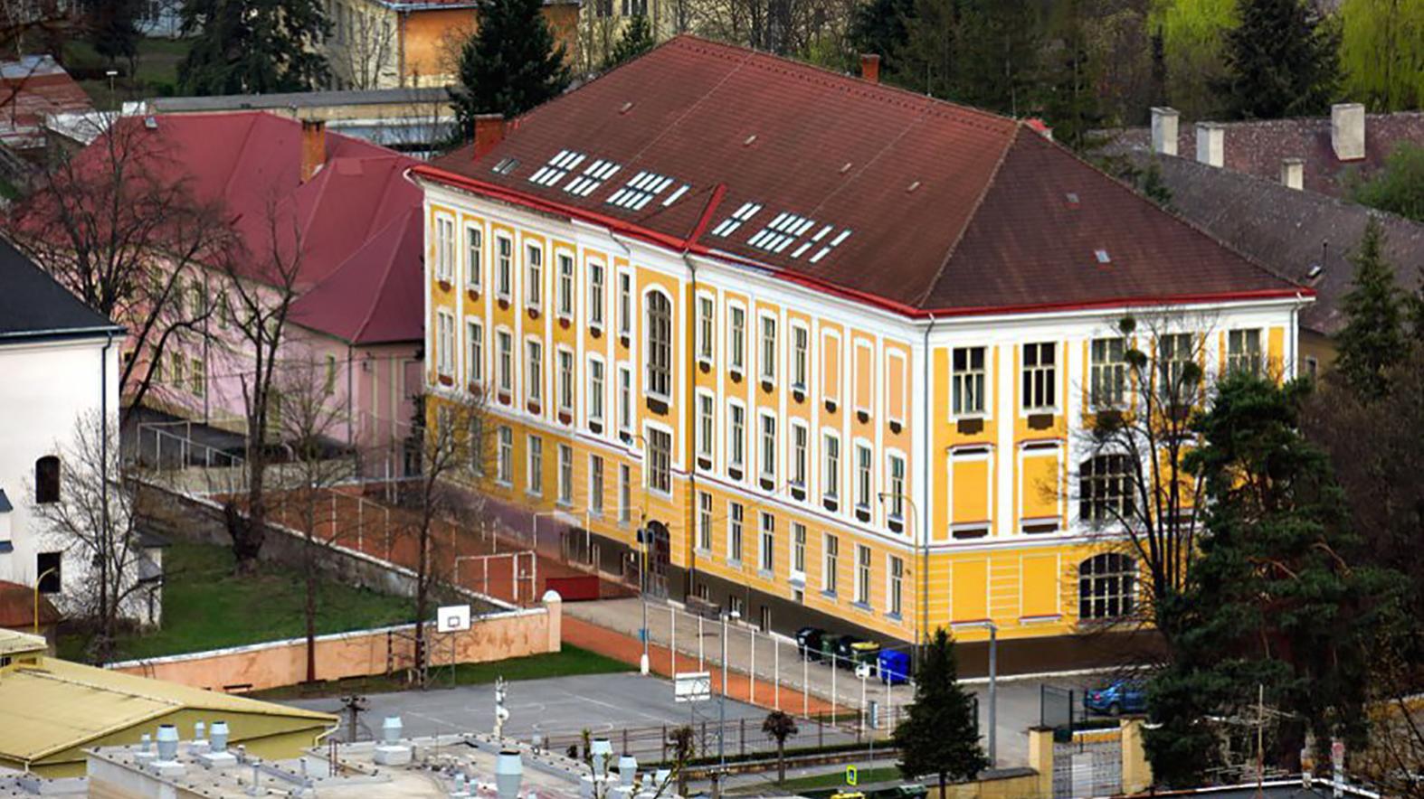 Zastupiteľstvo schválilo kúpu sídla gymnázia v Rožňave za 450 000 eur
