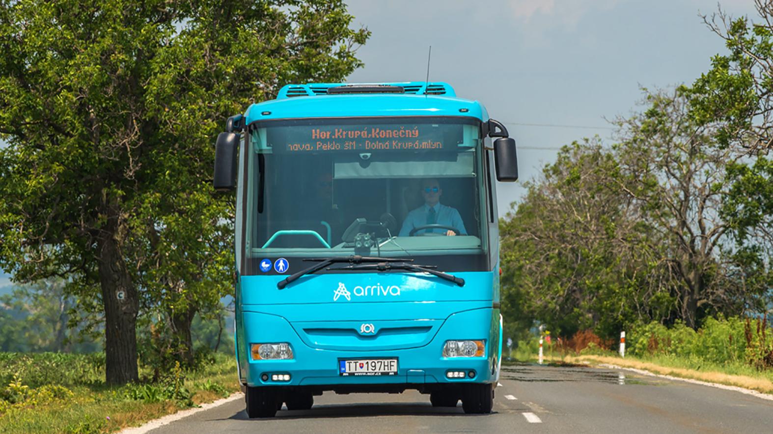Prímestské autobusy prechádzajú do prázdninového režimu