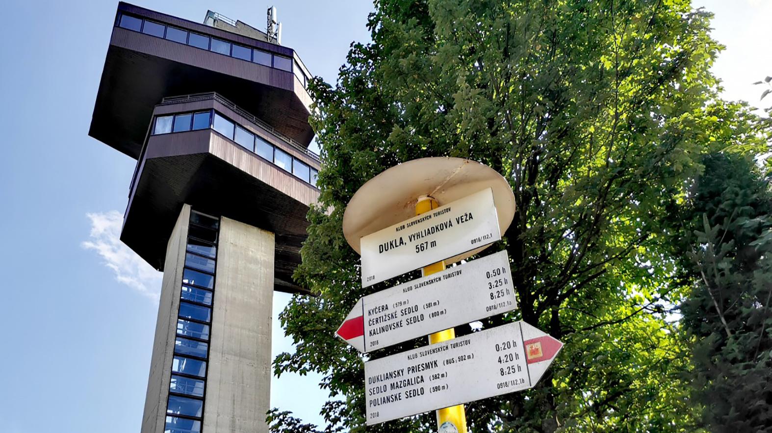 Vyhliadková veža na Dukle bude pre turistov prístupná budúci rok v máji