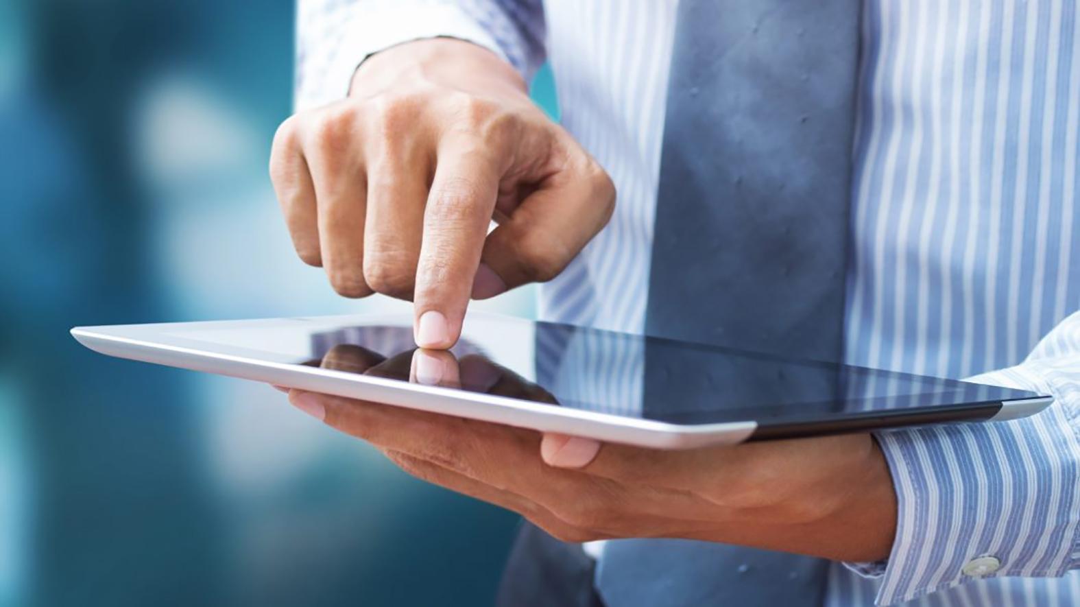 Nepočujúci spoznajú pamiatky mesta cez informácie v tabletoch