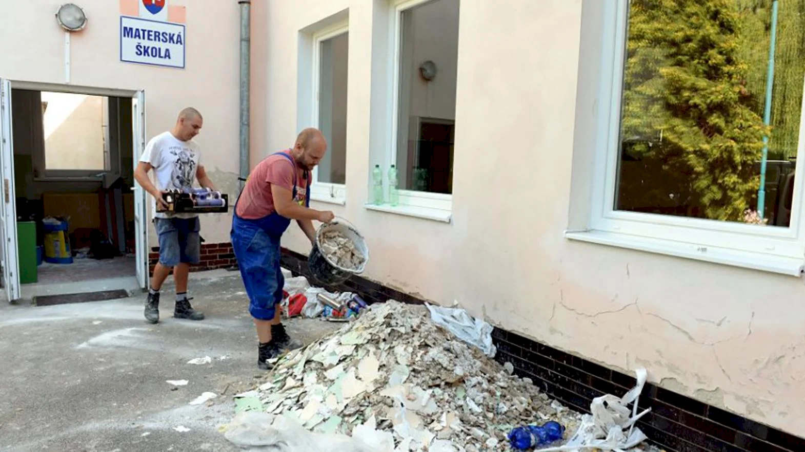 Cez prázdniny opravujú a vynovujú školy zhruba za dva milióny eur