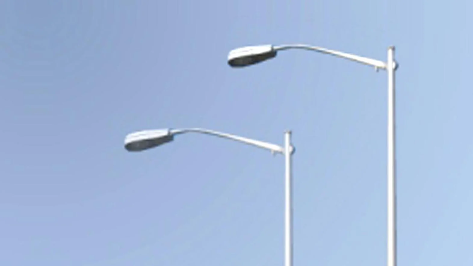 V meste pre šetrenie energiami naďalej svieti len každé druhé svetlo
