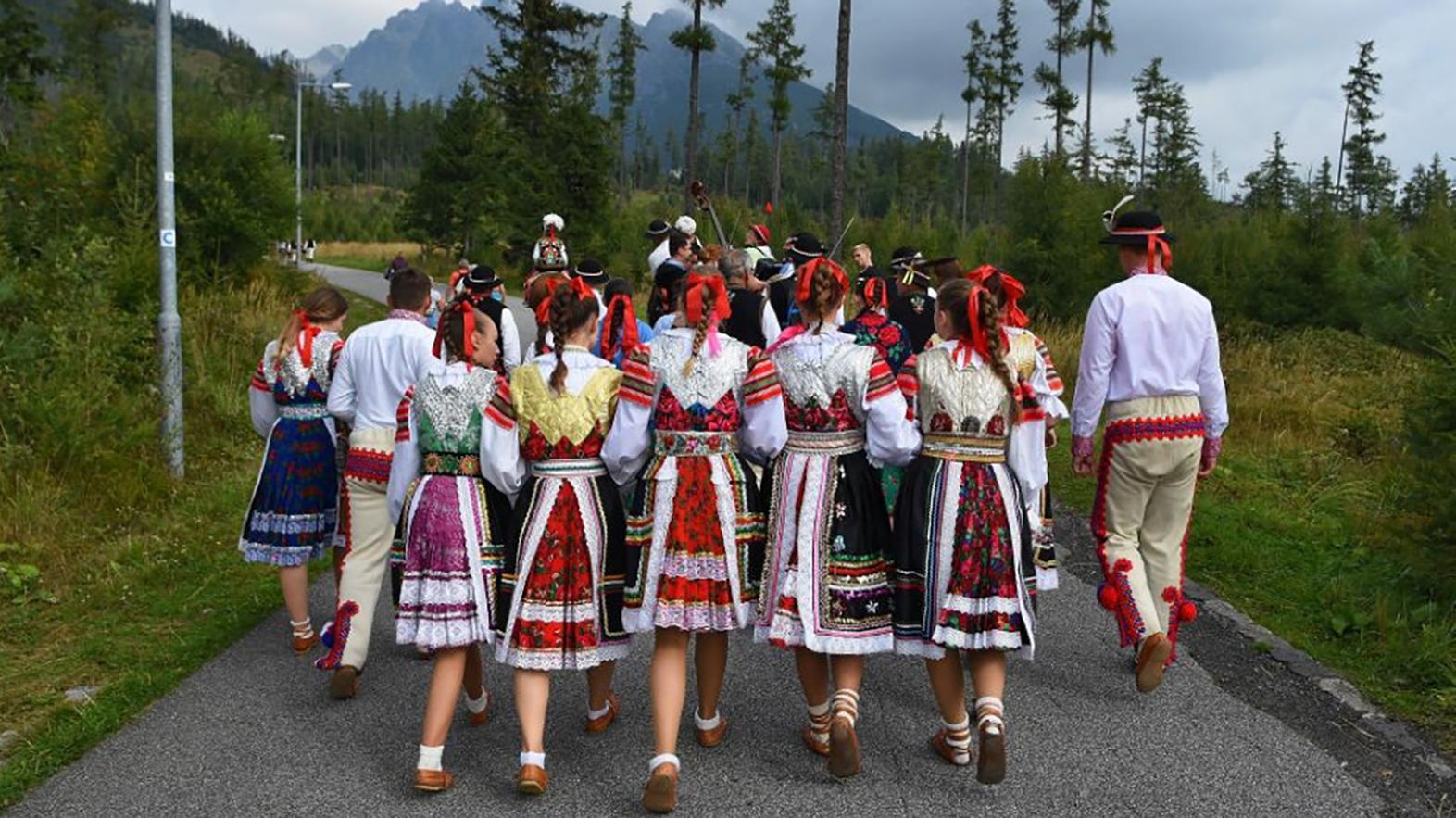 Goralské folklórne slávnosti prilákali do Bachledovej doliny tisíce ľudí