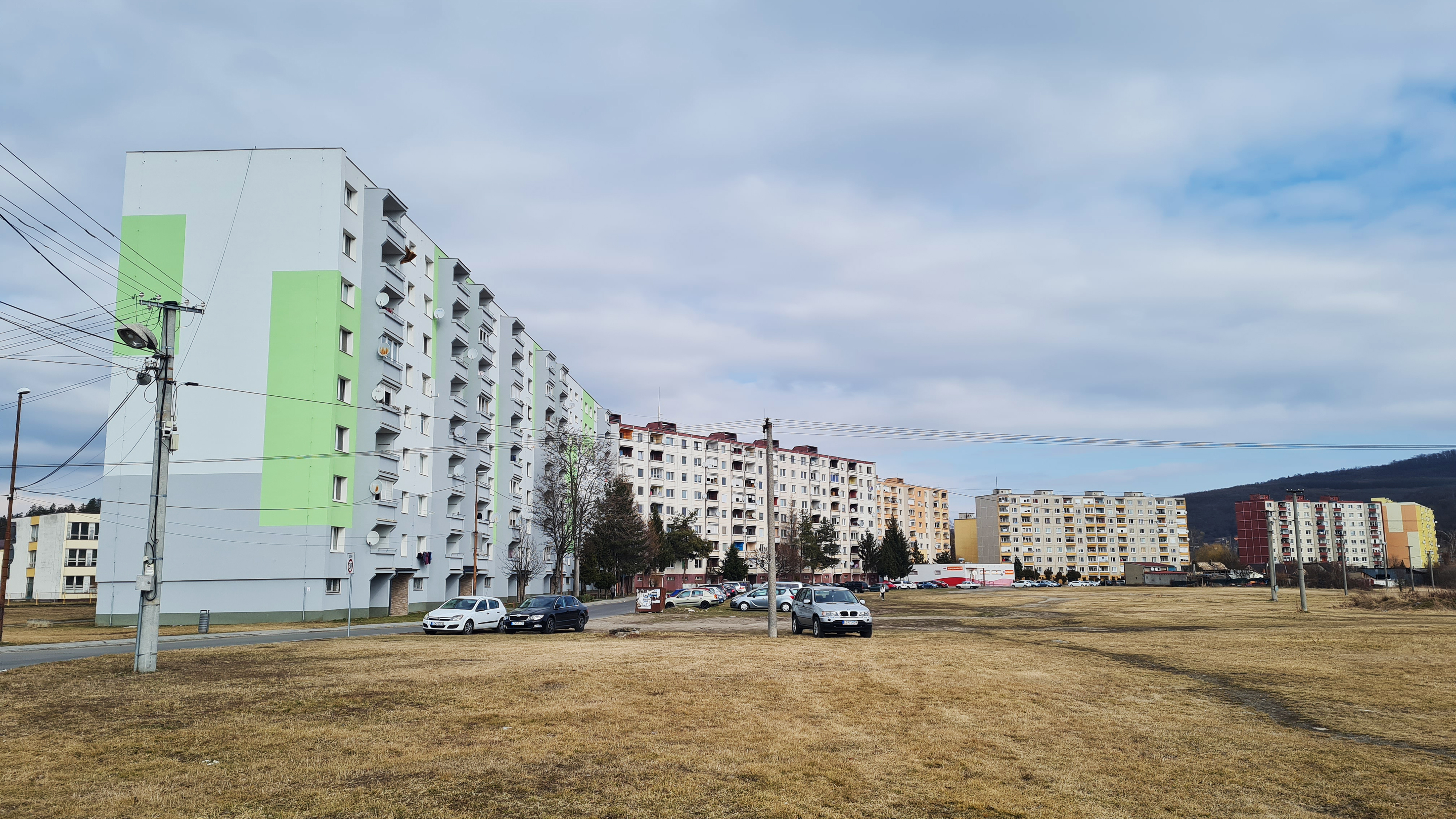 Mesto získalo dotáciu na obnovu chodníkov na Farskej lúke