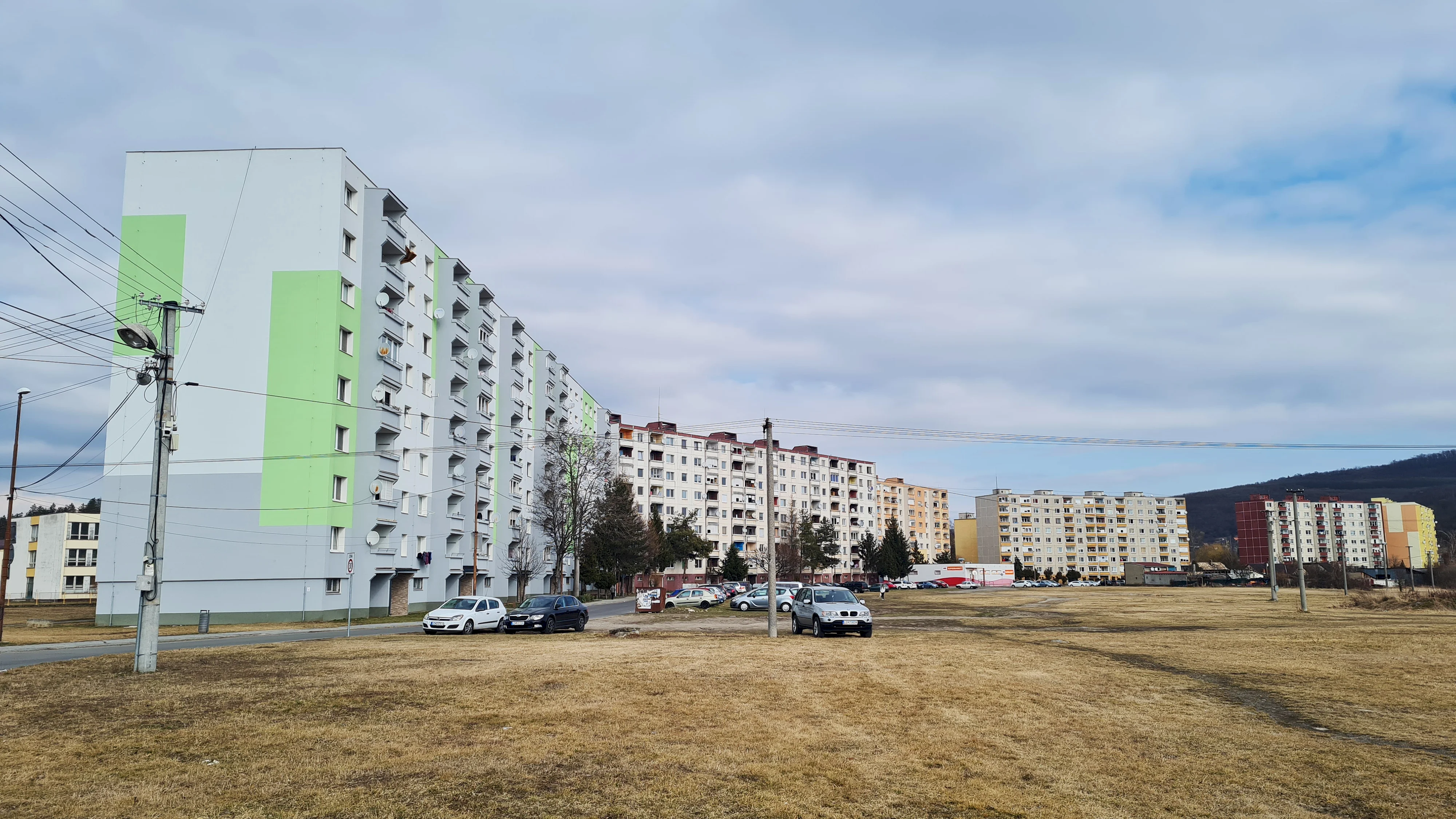 Mesto získalo dotáciu na obnovu chodníkov na Farskej lúke