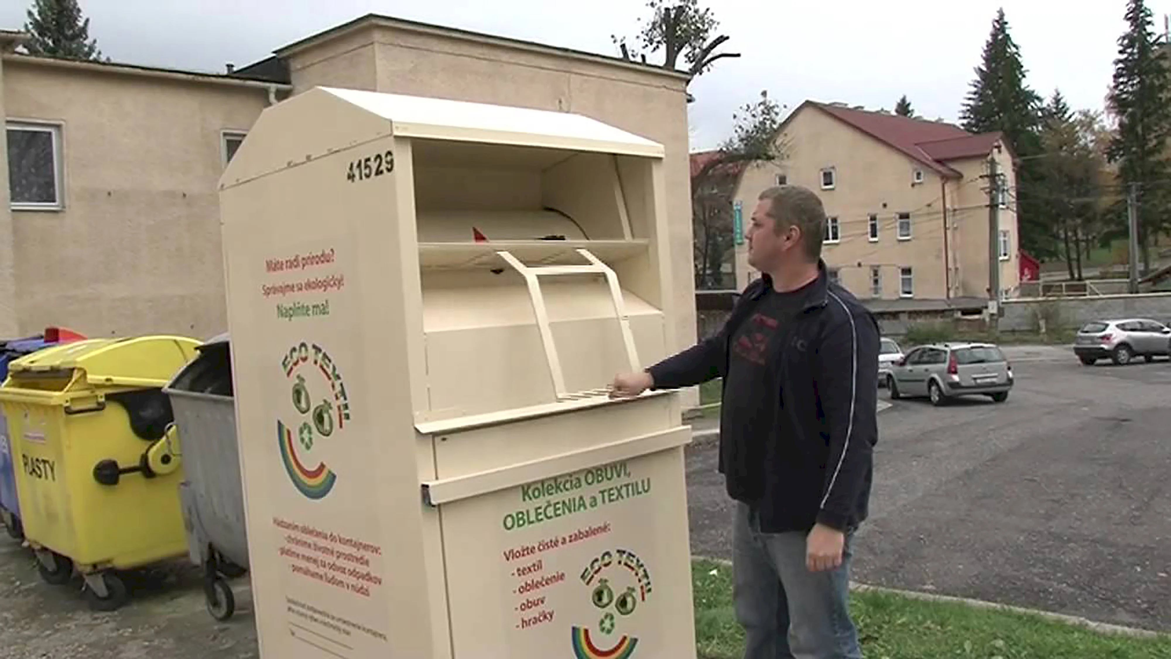 V Trenčíne repasujú kontajnery na použitý textil
