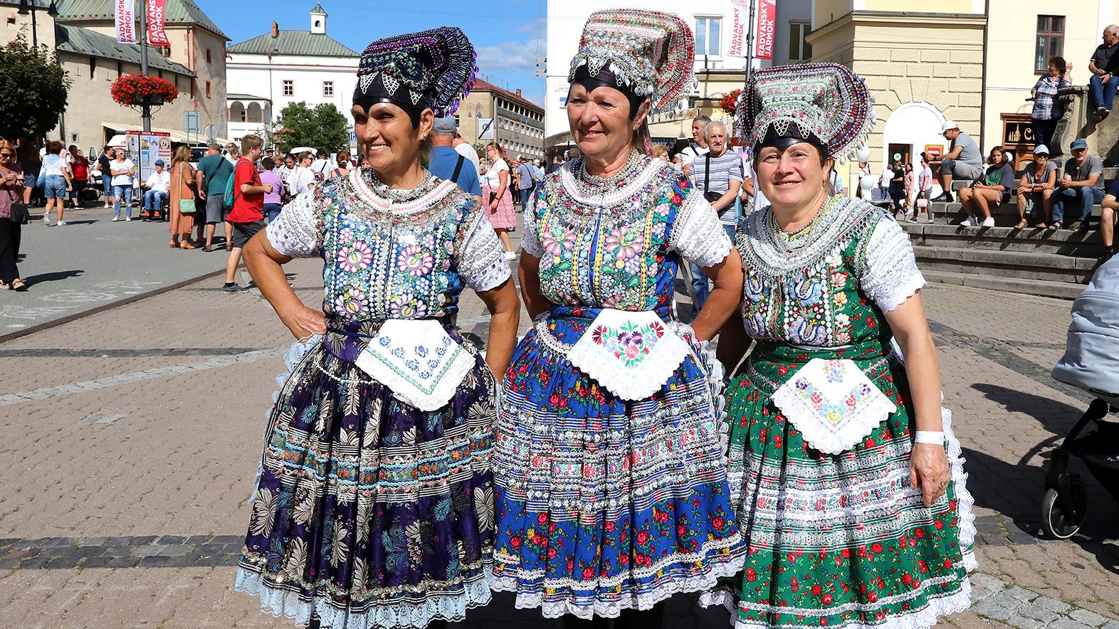 Na Slovenský deň kroja prišlo 650 folkloristov, predstavili kroje i tradície