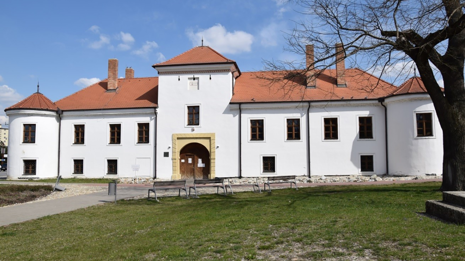 Výstava v štátnom archíve v Šali priblíži históriu polície a záchranných zborov