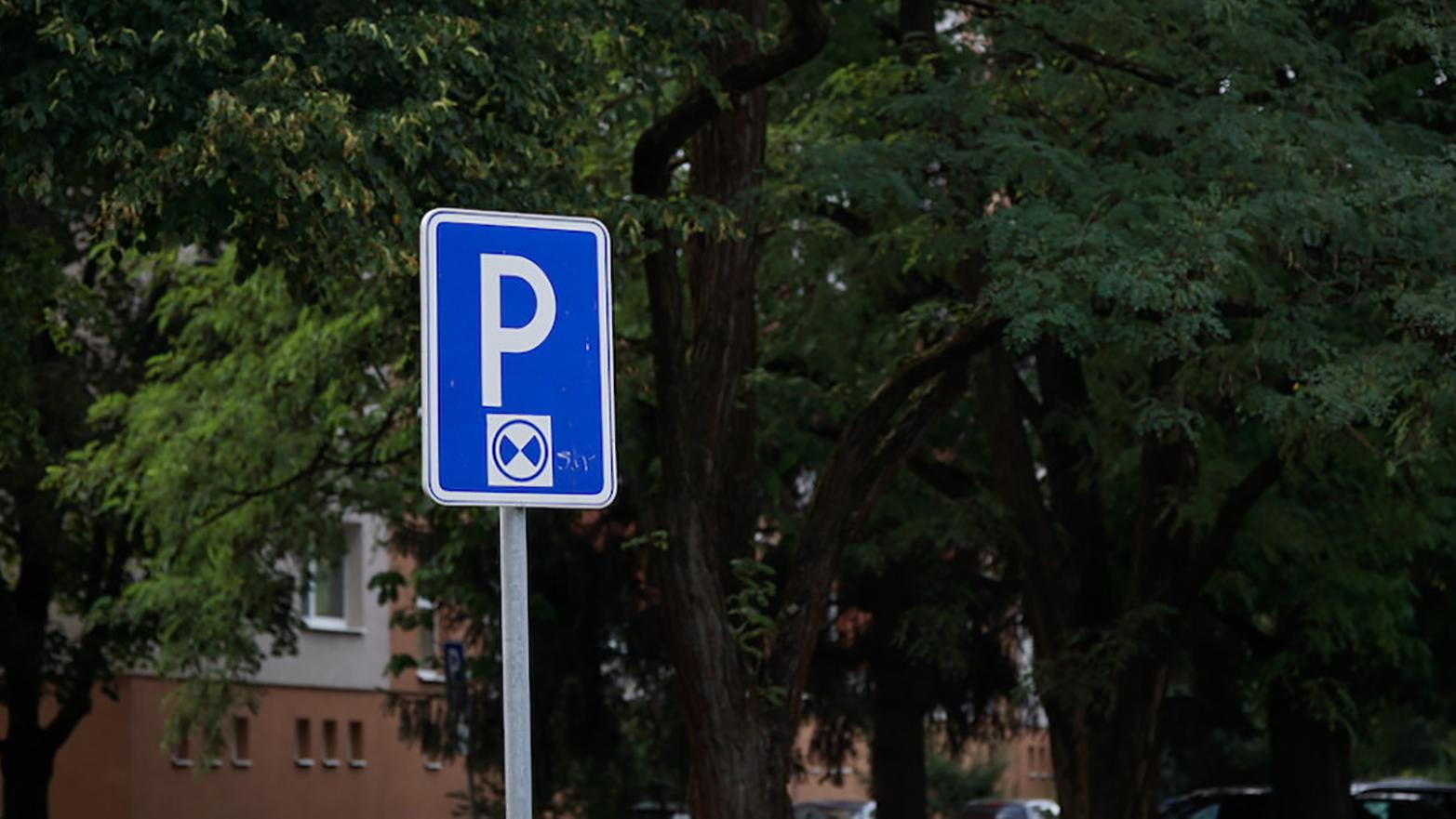 Petržalka zapája do parkovacieho systému aj súkromné parkoviská