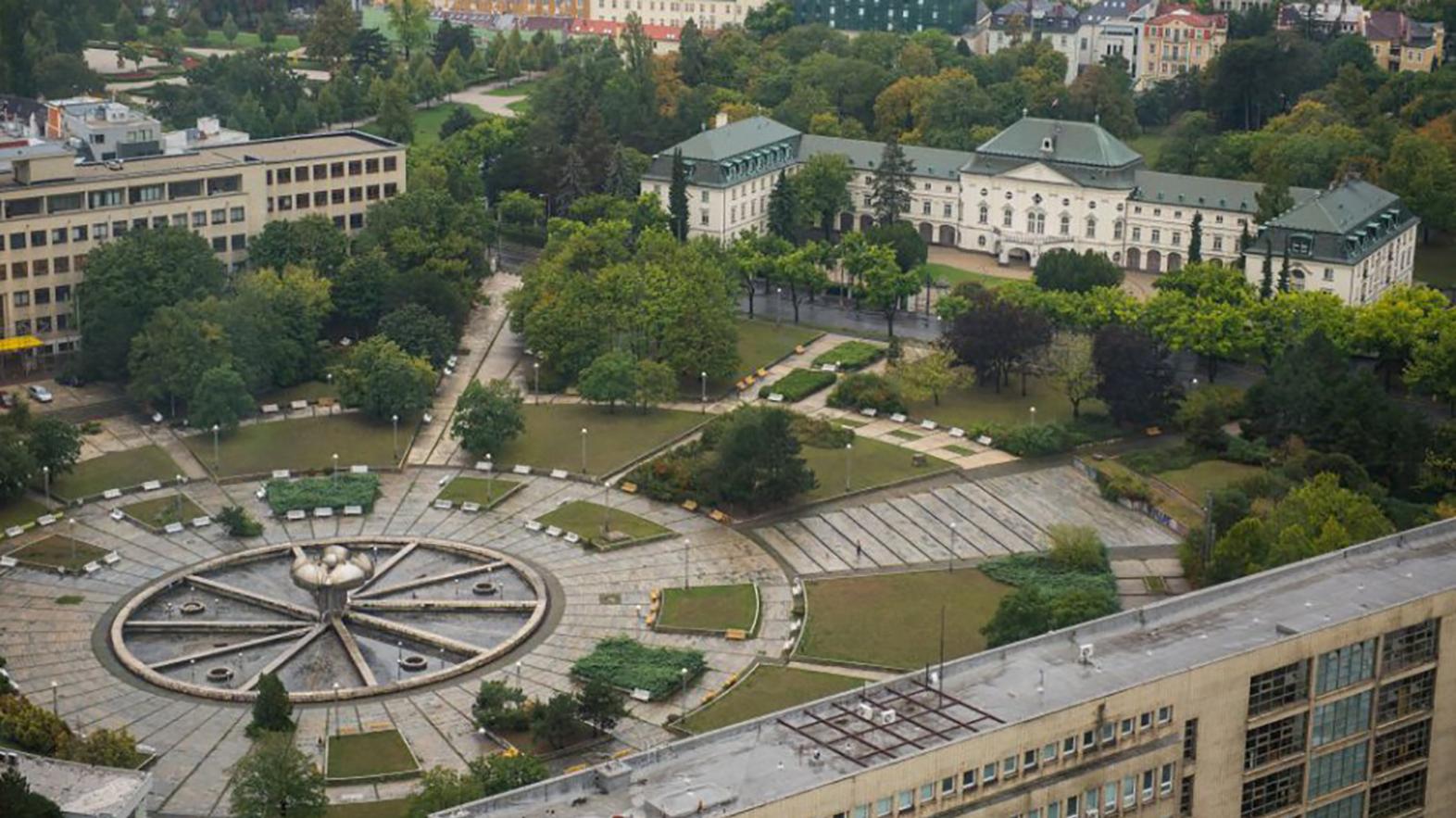 Mesto pokračuje v obnove Námestia slobody vrátane fontány Družba