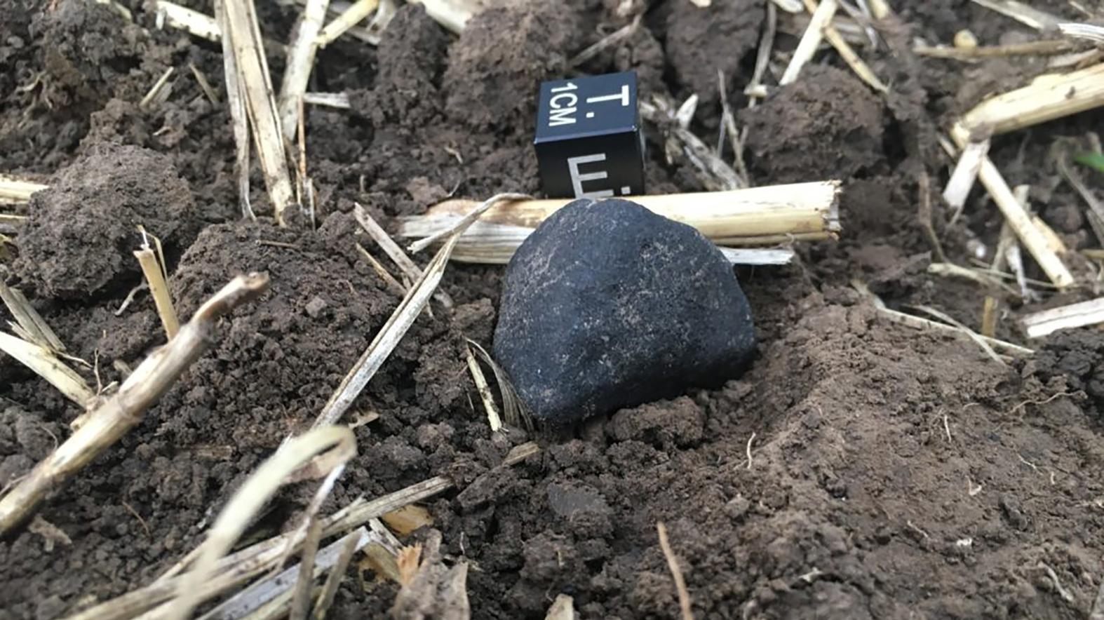 V obci Pusté Úľany pri Galante našli úlomok meteoritu