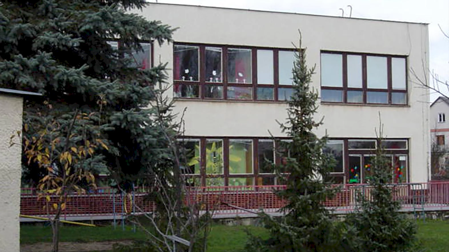 Obec plánuje zrekonštruovať malotriednu školu, chce si ju uchovať