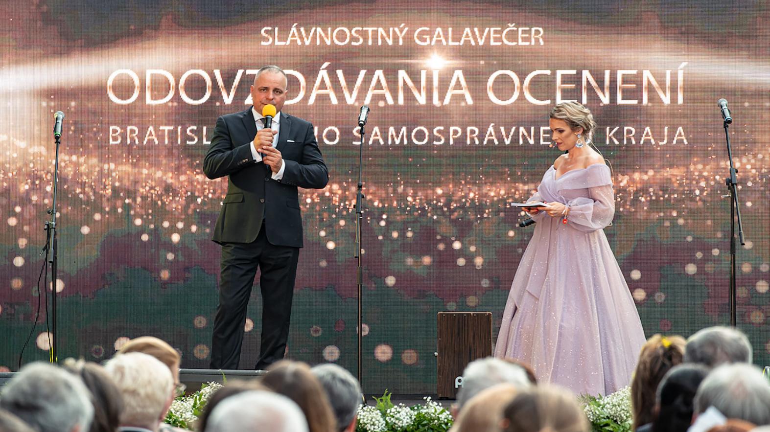 Verejnosť môže stále posielať nominácie na ocenenie osobností