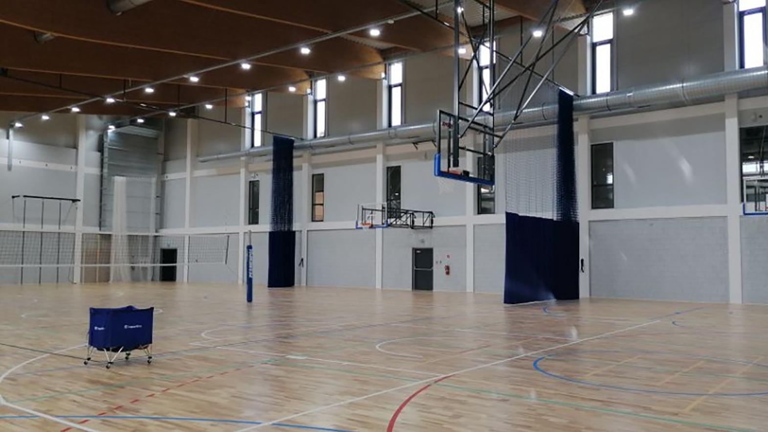 Začalo sa s výstavbou športovej arény, hotová má byť o dva roky