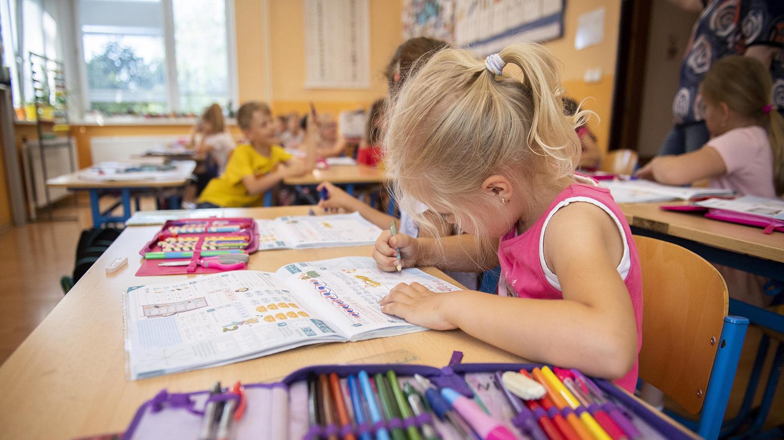 Senica vypláca príspevok rodičom prvákov