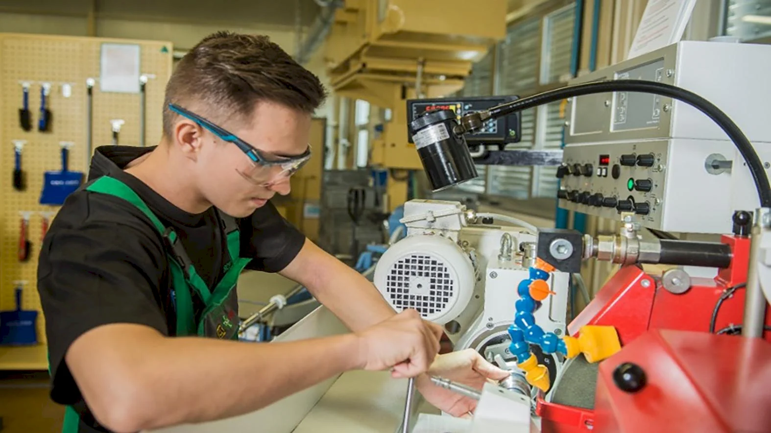 Rozvoju duálu môže napomôcť talentcentrum i kariérne poradenstvo