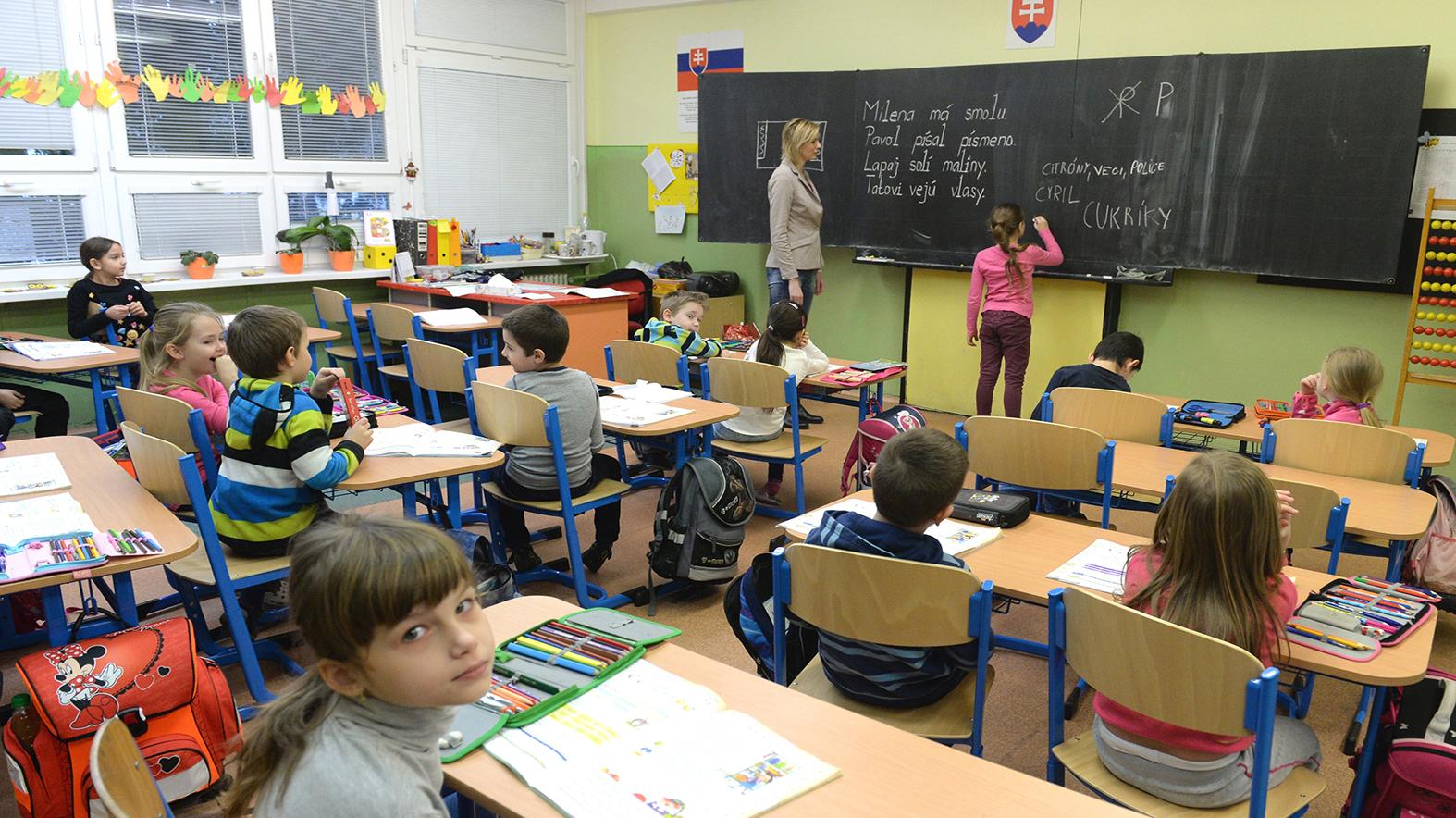 Karlova Ves kúrenie na školách neobmedzí, šetriť energie chce inak