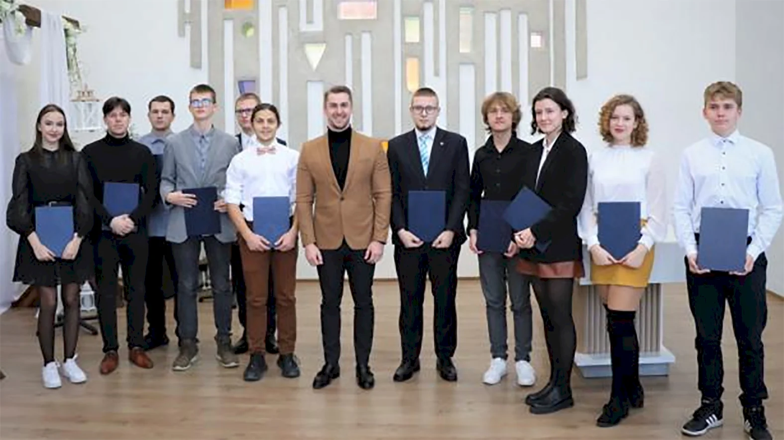 Jedenásť stredoškolákov si prevzalo ocenenie z rúk primátora mesta