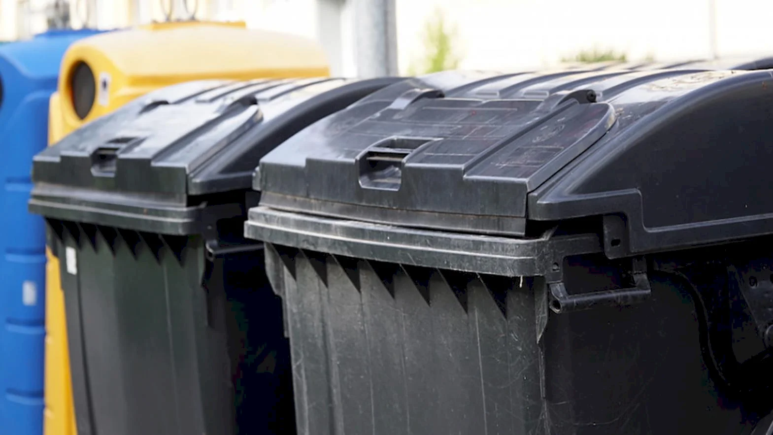 Poplatky za komunálny odpad majú v roku 2023 v Považskej Bystrici stúpnuť o 60 %