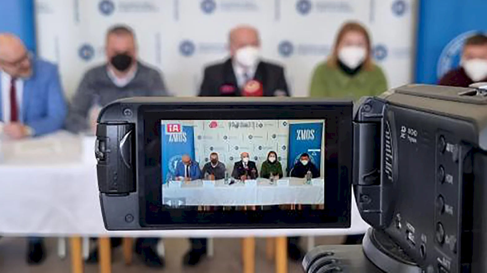 Zbieranie politických bodov je poslancom prednejšie než budúcnosť krajiny 