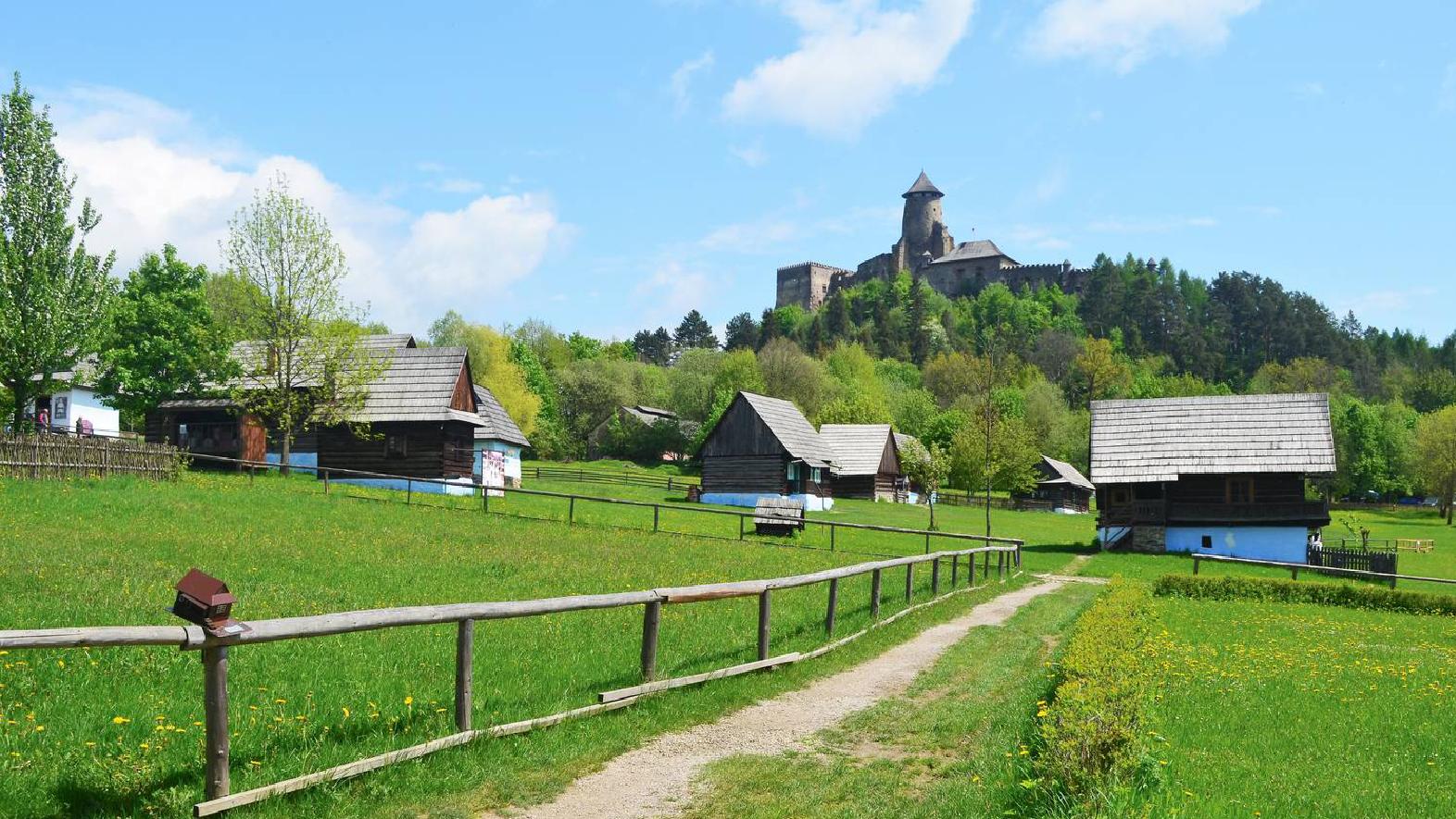 Hrad a skanzen vlani navštívilo viac ako 182 000 turistov