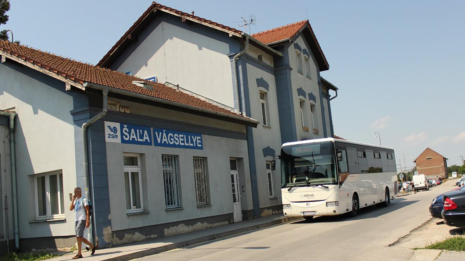 Pri vlakovej stanici sa začali práce súvisiace s rekonštrukciou priestoru