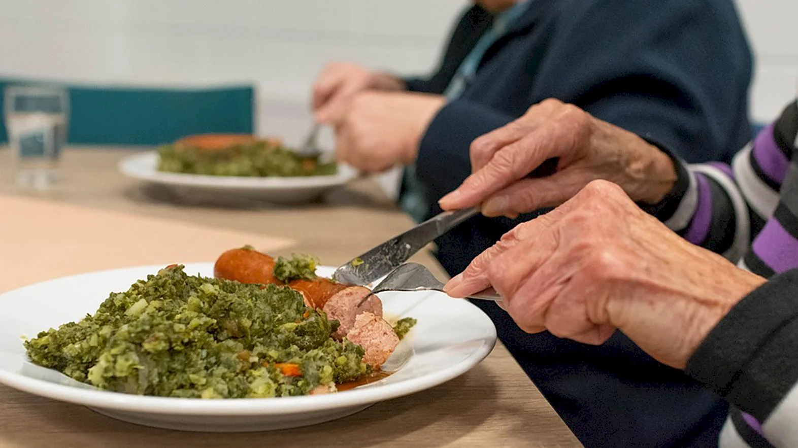 Mesto obnovuje stravovanie pre seniorov v základných školách