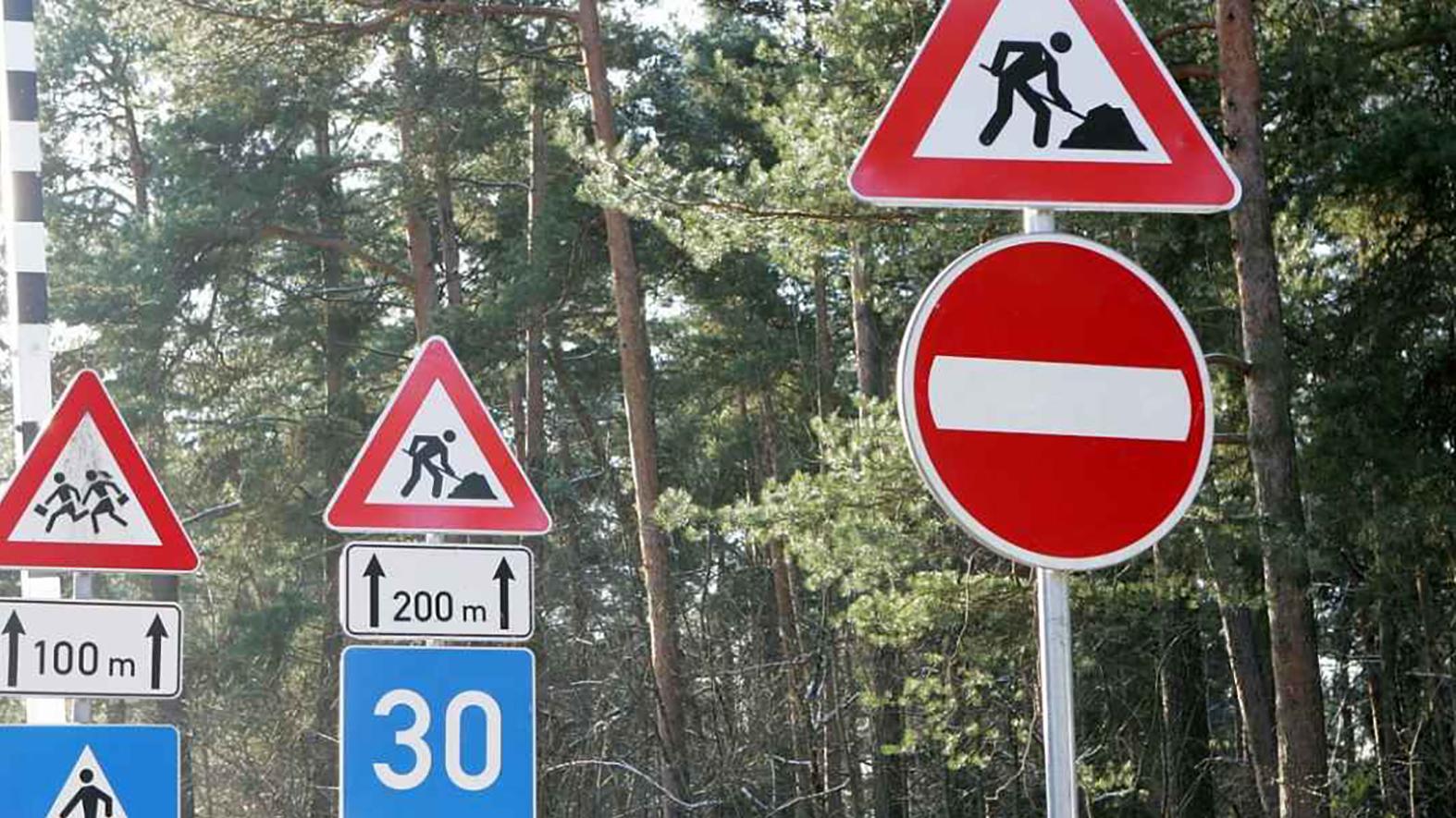 Mesto má ambíciu znížiť počet dopravných značiek