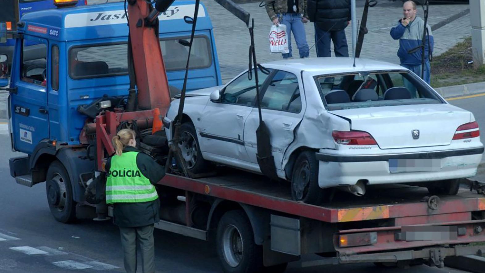 Petržalka pokračuje v odstraňovaní vrakov, avizuje častejšie odťahy
