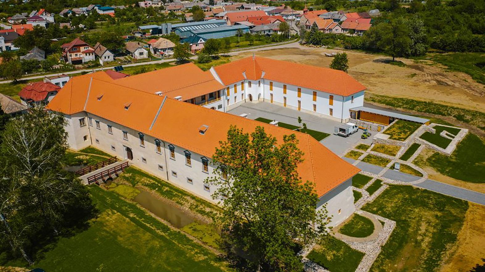 Pri kaštieli chcú obnoviť jazero aj vodnú priekopu