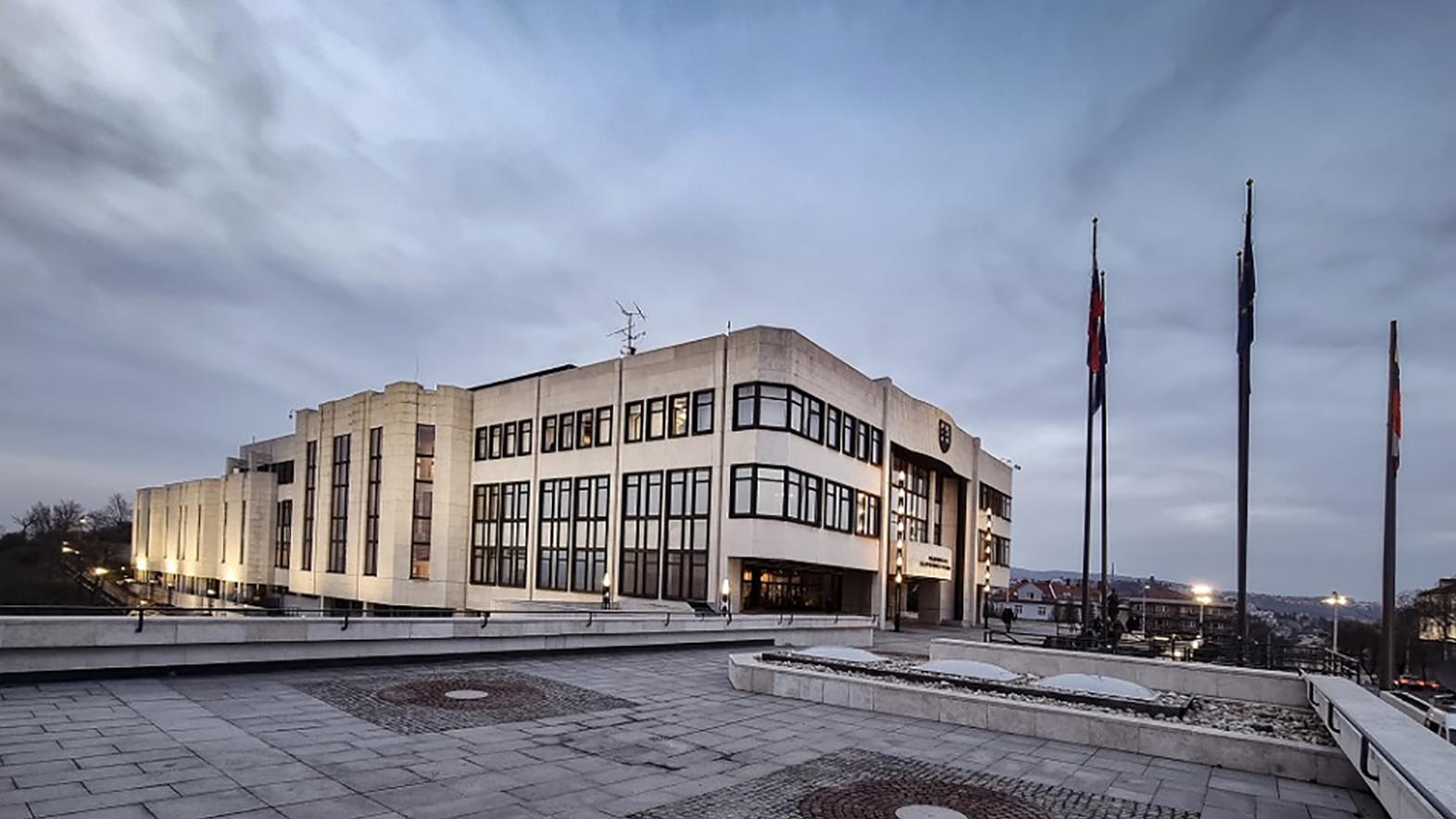 Protest proti poškodzovaniu samospráv sa uskutoční v stredu pred NR SR