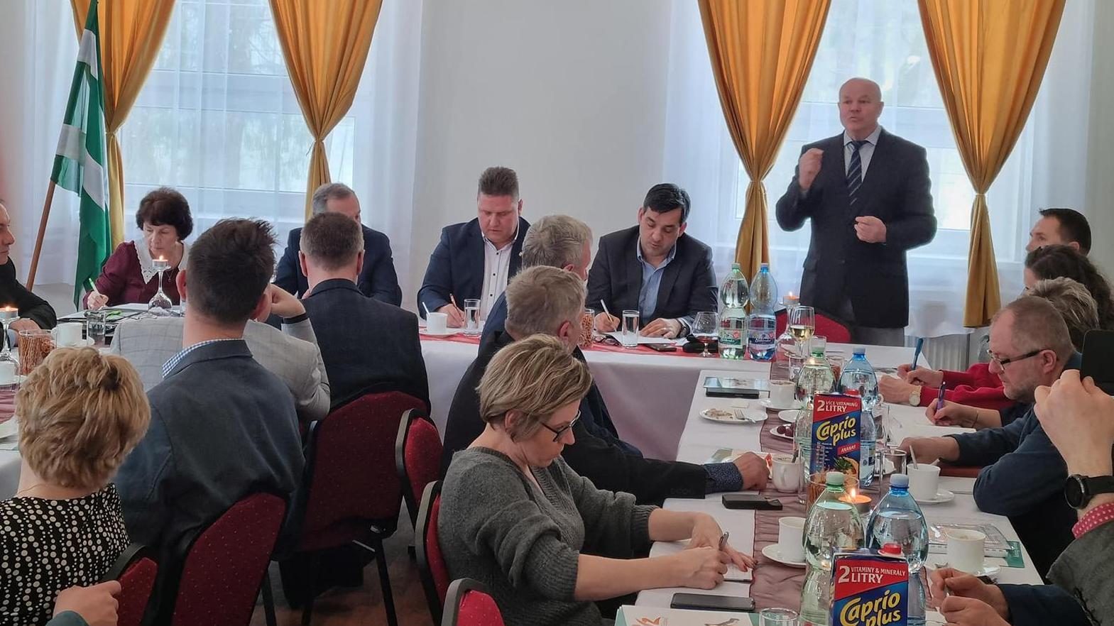 Liptovské samosprávy žiadajú zlepšiť napojenie regiónu v projektoch R1 a R3