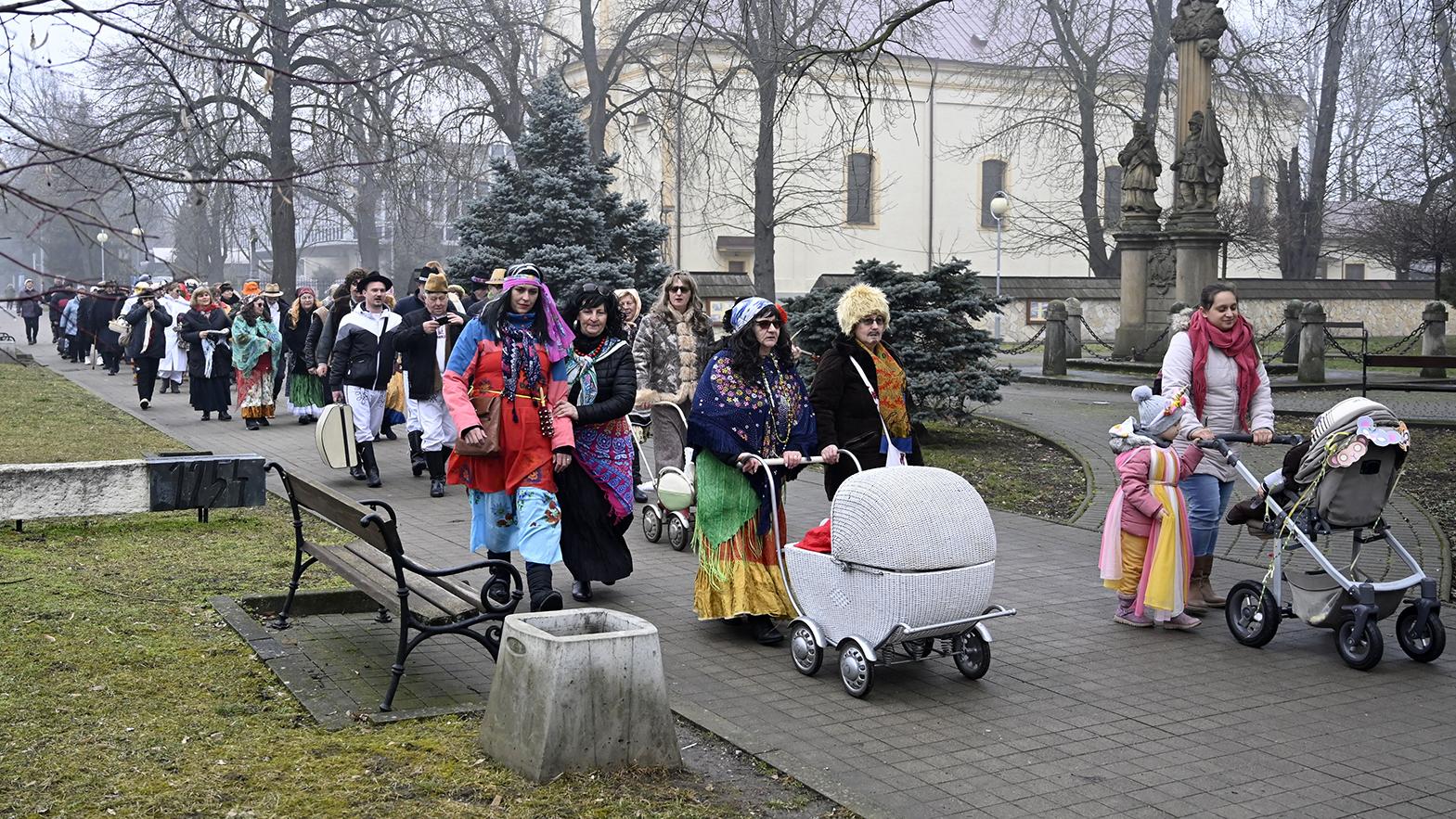 Fašiangový sprievod mestom pripomenul dávne tradície