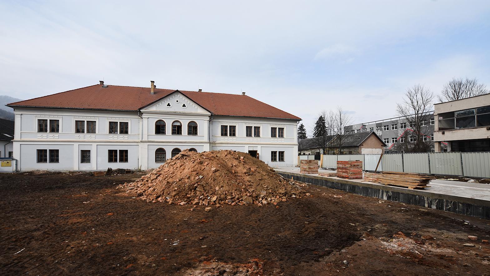 Premena Prvého slovenského gymnázia na kultúrne centrum napreduje