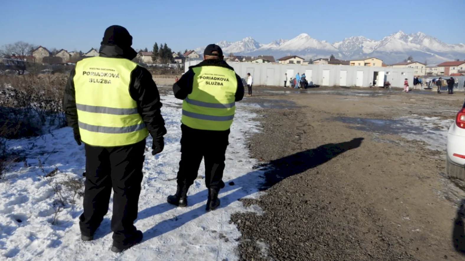 Mesto v súčasnosti zabezpečuje MOPS z vlastných zdrojov