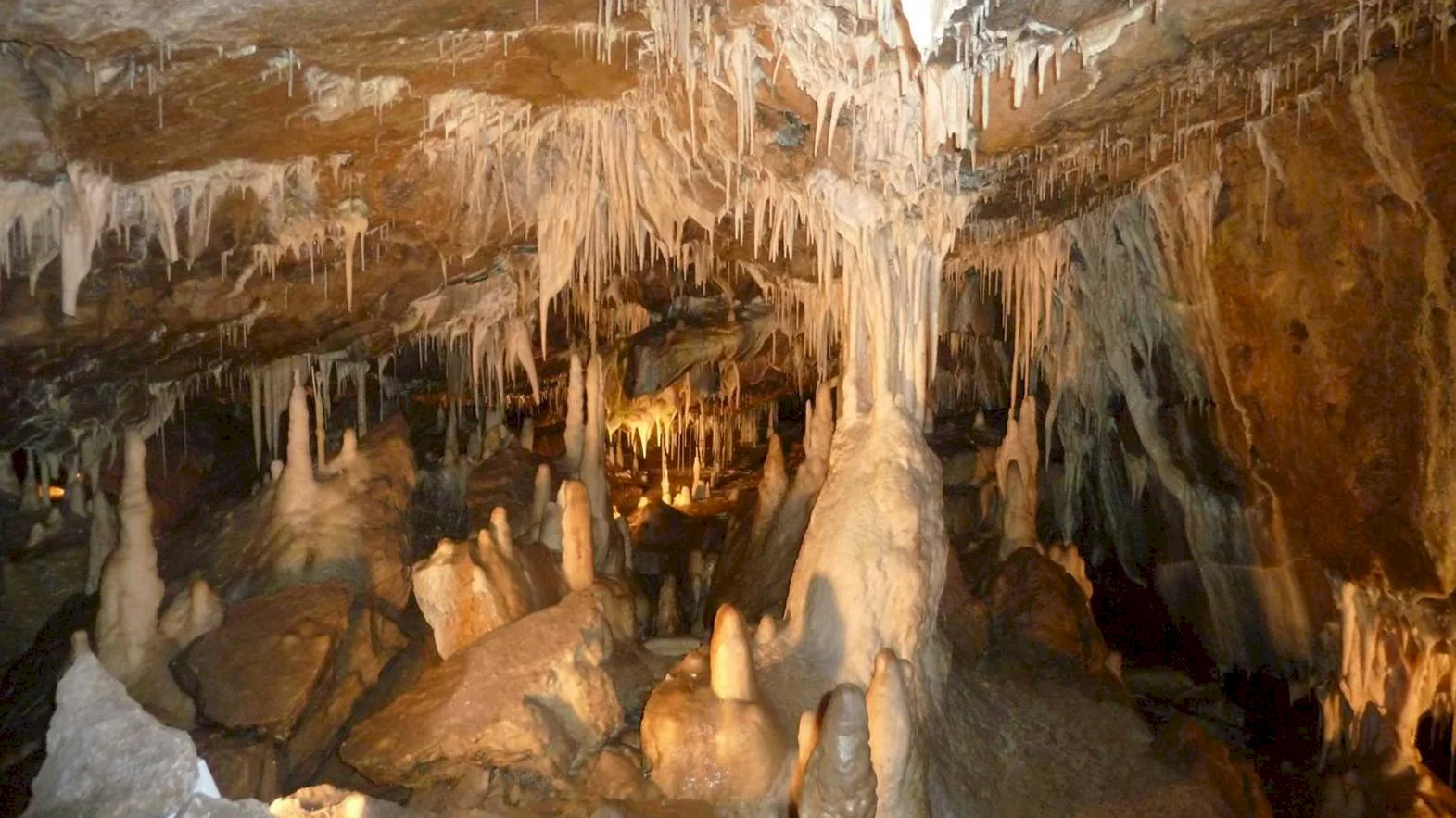 Važeckú jaskyňu po zimnej pauze otvárajú pre turistov