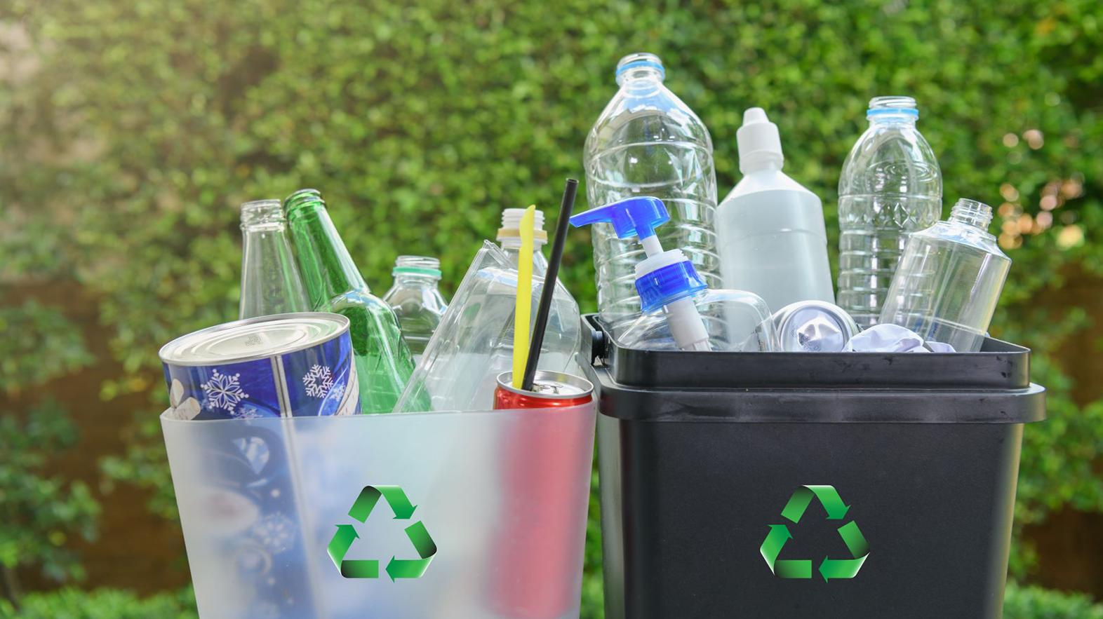 Zálohovanie, recyklovateľné obaly či triedený zber textilu