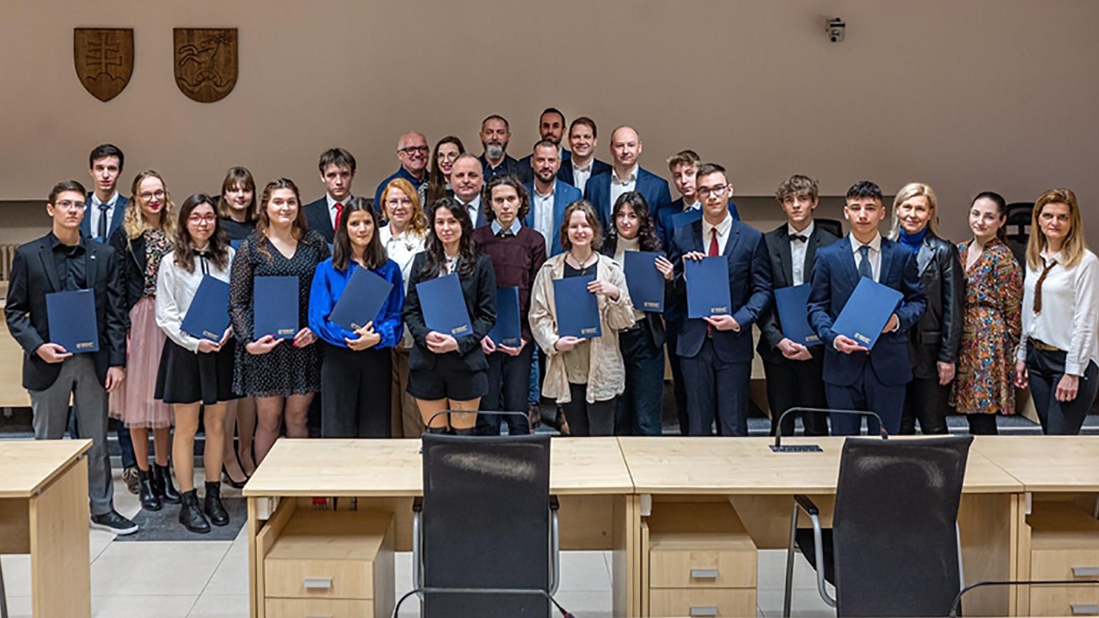 Na území kraja začal oficiálne fungovať Mládežnícky parlament BSK