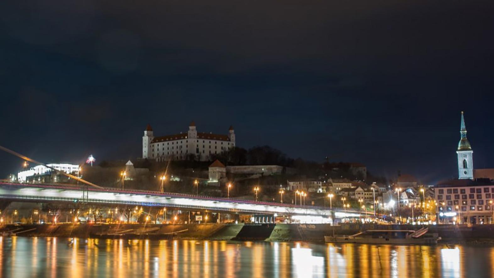 Hodina Zeme, keď sa vypnú svetlá na známych budovách, bude 25. marca