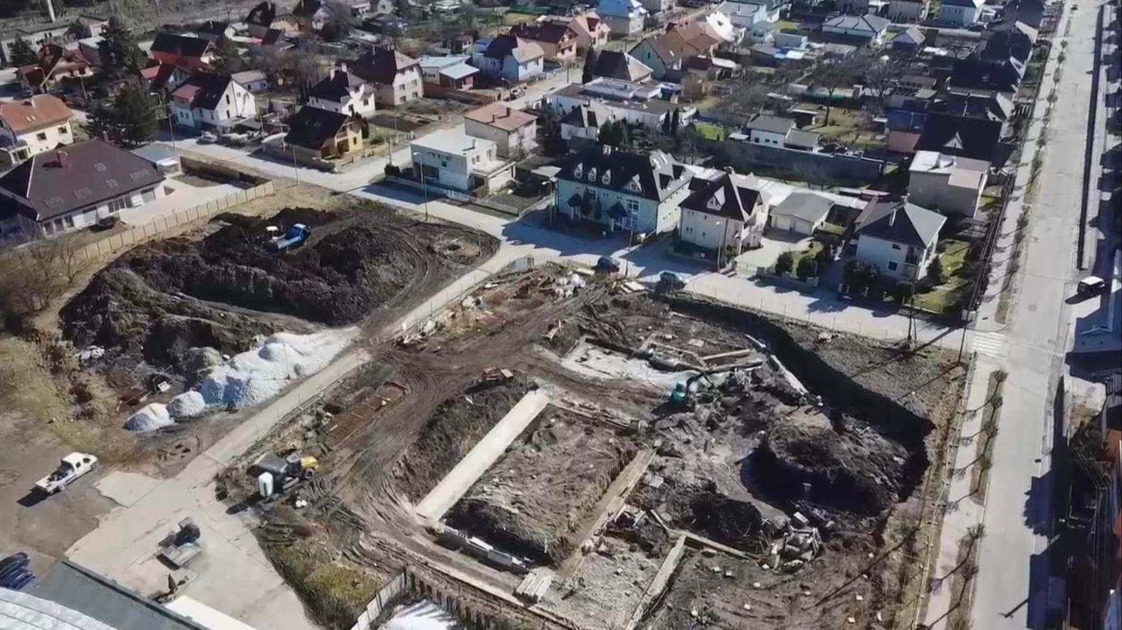 Výstavba novej plavárne sa komplikuje, zhotoviteľ zastavil práce