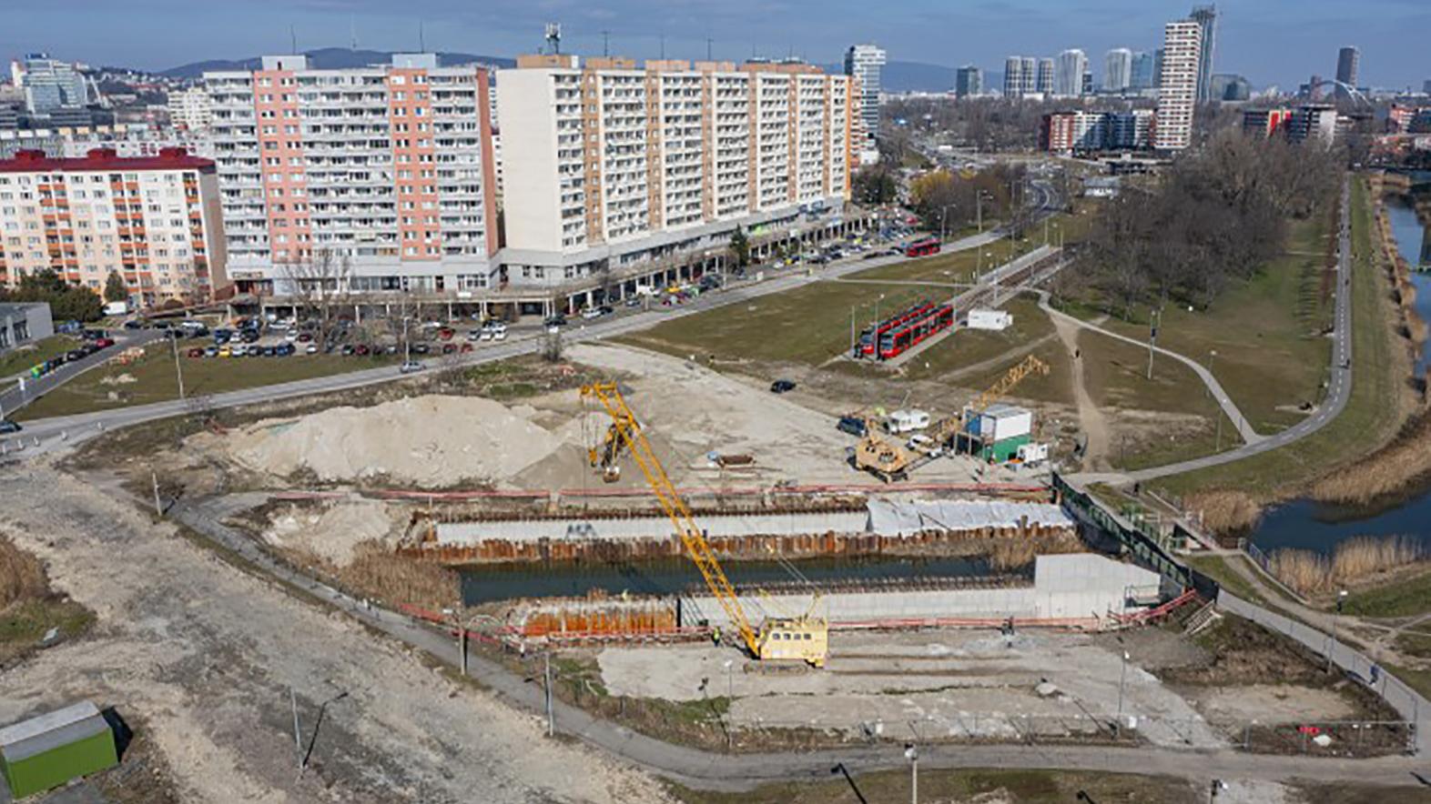 Starosta Petržalky predpokladá,že električka pôjde po novej trati až v roku 2025